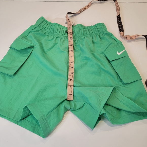 Nike Sportswear Essential Women's Woven High-Rise Shorts Spring Green Size XS - Picture 8 of 12